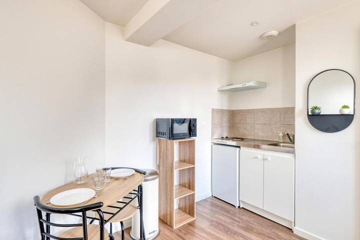 Gîte pour 2 personnes, avec jardin à Loyettes - 4