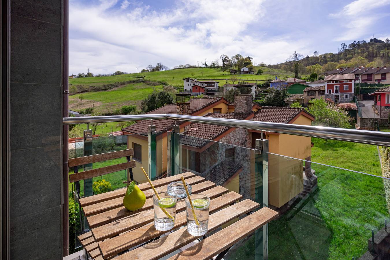Ganze Wohnung, Ferienwohnung '3ºd Apartamento 4 Adultos' mit Balkon und Wlan in Cangas de Onís, Provincia de Asturias