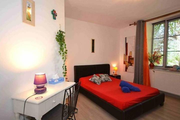 Location de vacances pour 12 personnes, avec jardin à Cormatin - 2