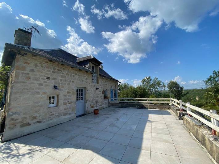 Location de vacances pour 8 personnes, avec terrasse à Salles-la-Source - 2