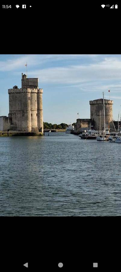 Appartement entier, Two-Bedroom Apartment in Périgny, Région de La Rochelle