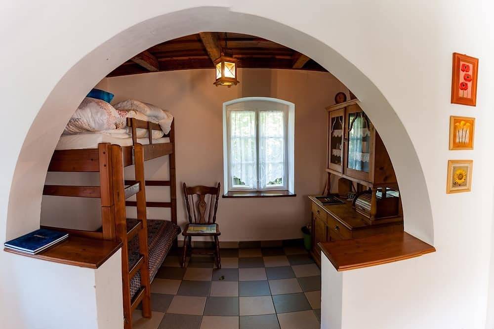 Galóca Holiday Home - Zwei Schlafzimmer Chalet, Schläft 4 in Szentlőrinci kistérség