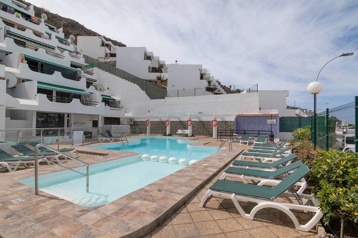Entire apartment, Vacations at 'Chez Oti' with Shared Pool, Wi-Fi, and Air Conditioning in Puerto Rico (Gran Canaria), Mogán