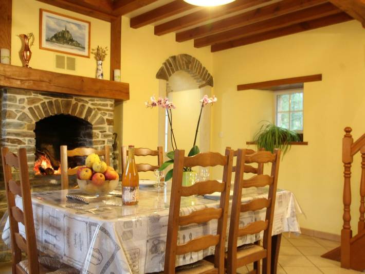 Gîte pour 6 personnes, avec jardin à Saint-Jean-de-Savigny