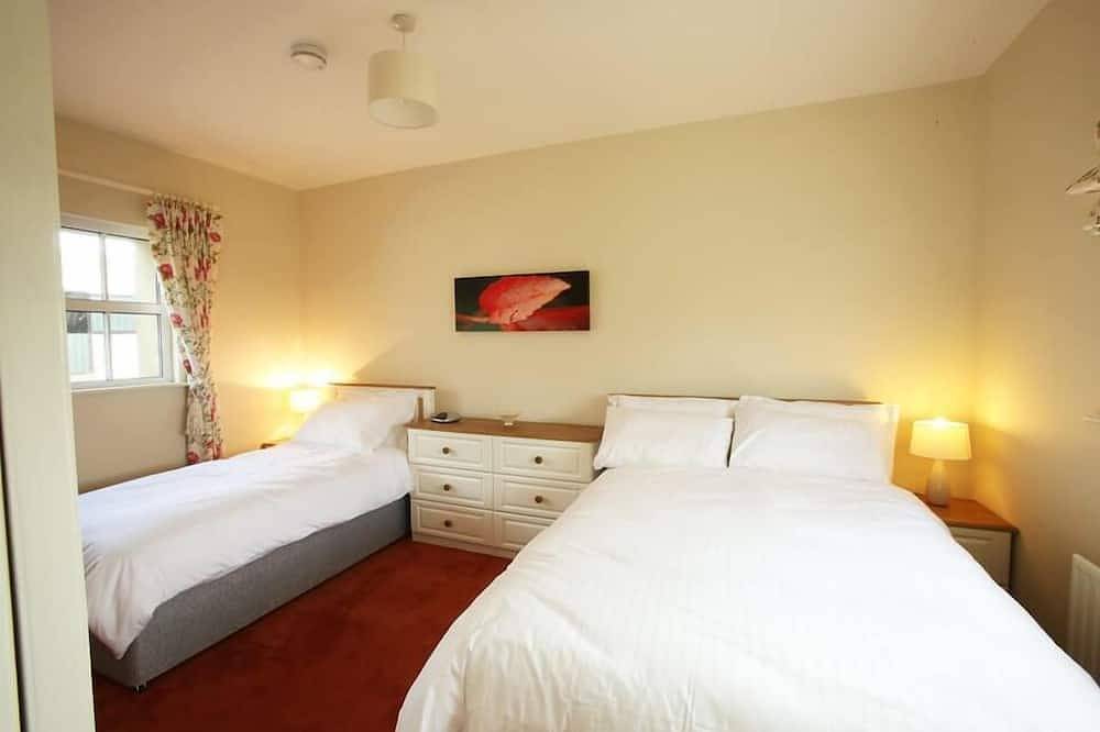 Ein Gebiet von außergewöhnlicher natürlicher Schönheit, kinder- und tierfreundlich, sehr privat! in Nenagh, Lough Derg