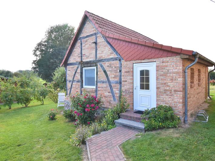 Ferienwohnung für 2 Personen, mit Terrasse und Garten in Kalkhorst