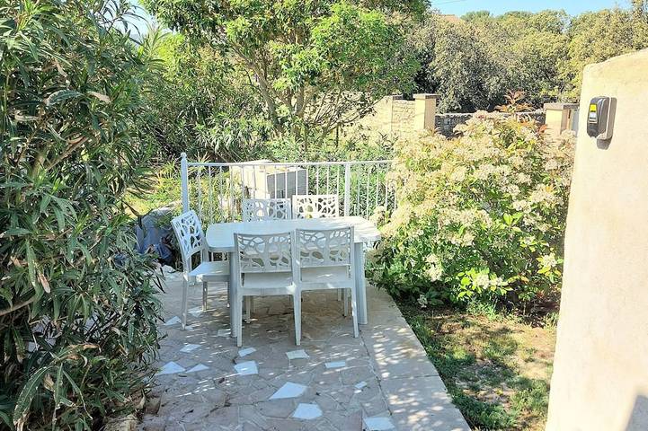 Gite \"La capitelle\" for up to 4 people, medieval village of Vers Pont du Gard in Vers-Pont-du-Gard, Nimes und Umgebung