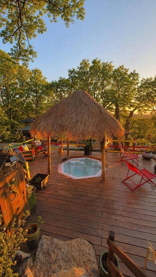 Location de vacances pour 2 personnes, avec balcon et piscine ainsi que jacuzzi et jardin à Aiguines - 4
