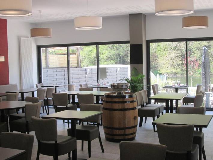 Hôtel pour 4 personnes, avec Jardin à Les Hautes-Rivières