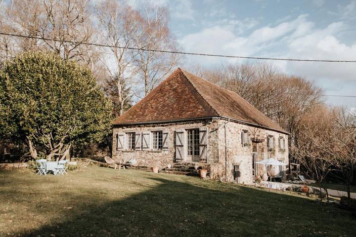 Location de vacances pour 8 personnes, avec Terrasse et Jardin ainsi que Piscine et Vue à Jumilhac-le-Grand - 2