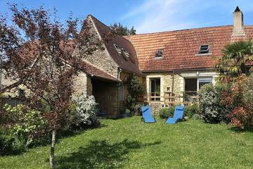 Gîte pour 8 personnes, avec jardin à Savignac-de-Miremont