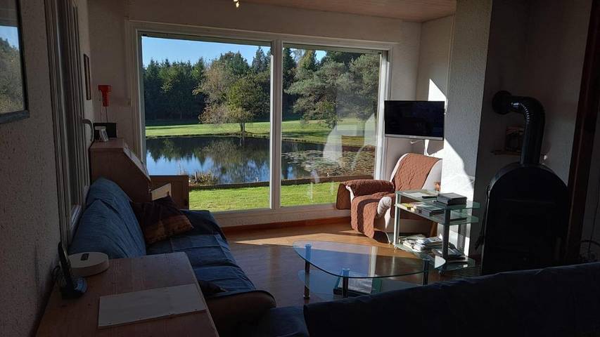 Location de vacances pour 6 personnes, avec jardin ainsi que vue sur le lac et vue à Augignac - 4