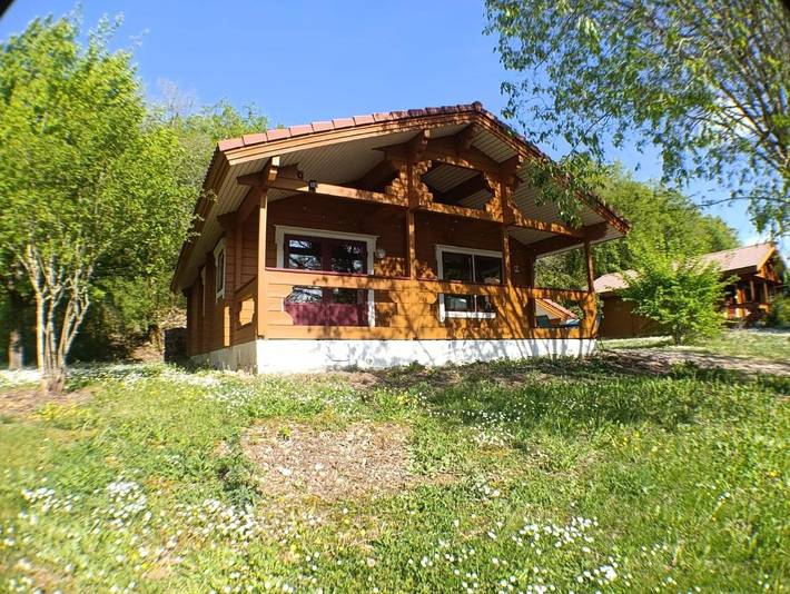 Gîte pour 6 personnes, avec jardin et vue ainsi que piscine et bassin pour enfant à Mauroux