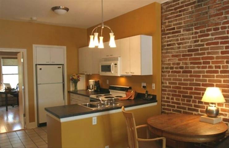 Apartment for 2 people, with yard and terrace in Denver