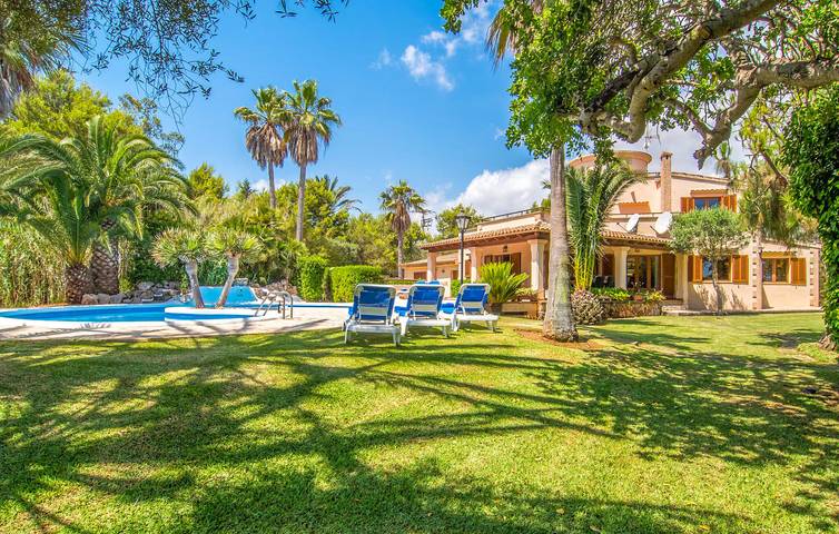 Sea View Apartment with Pool, Terrace, and A/C - 800m to Cala Mitjana in Cala Mitjana, Felanitx