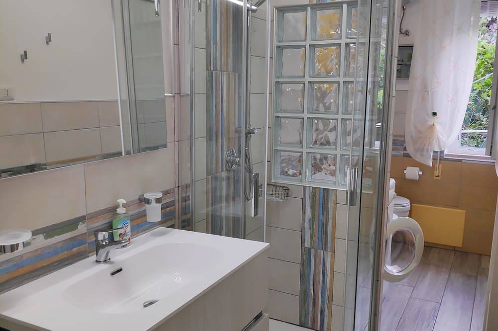 Ganze Wohnung, Charming Apartment with Jacuzzi Pool in Bosa, Planargia