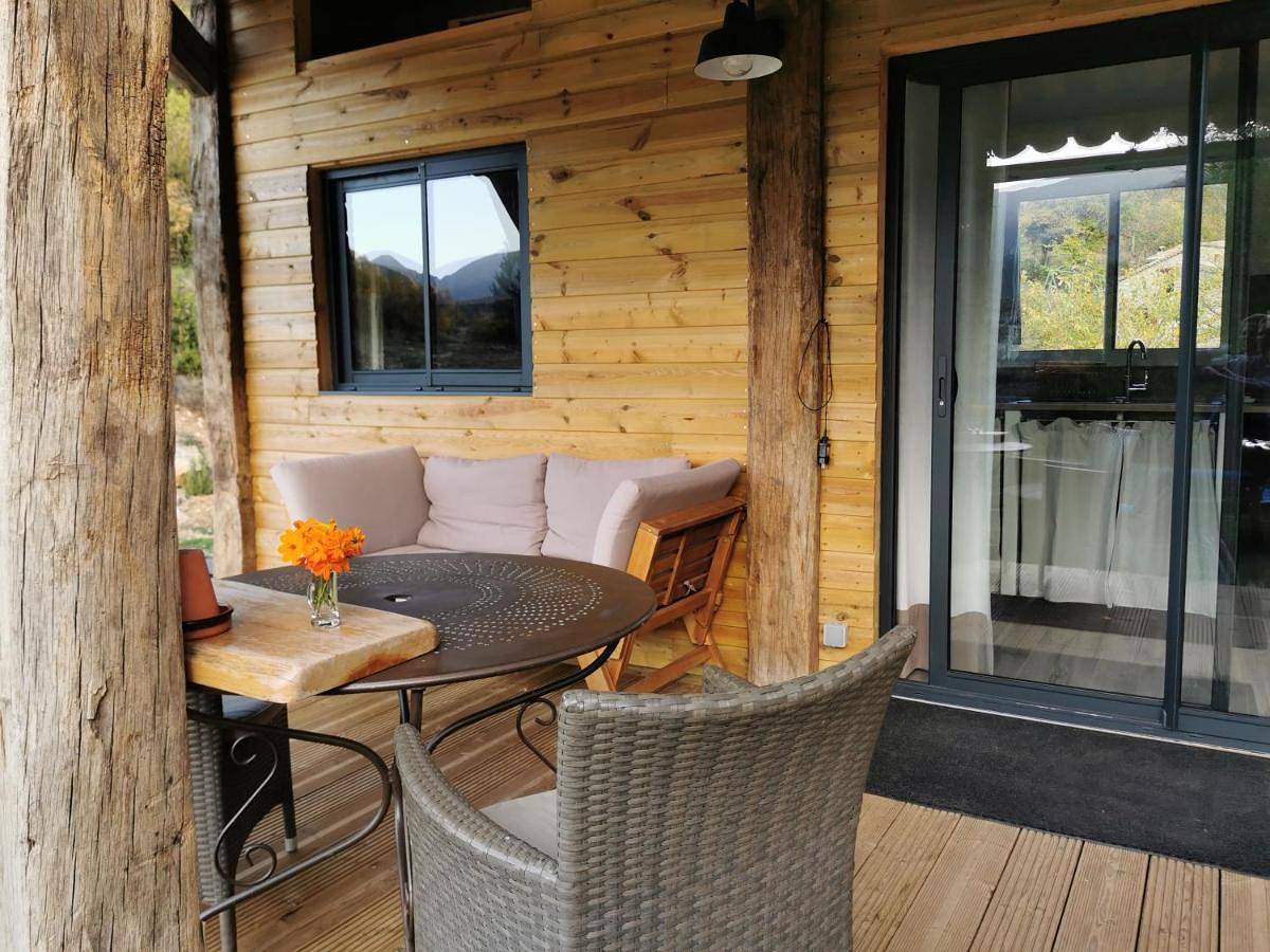 La Peyregoune, logement en pleine nature et table d'hôtes in Blieux, Alpes-de-Haute-Provence