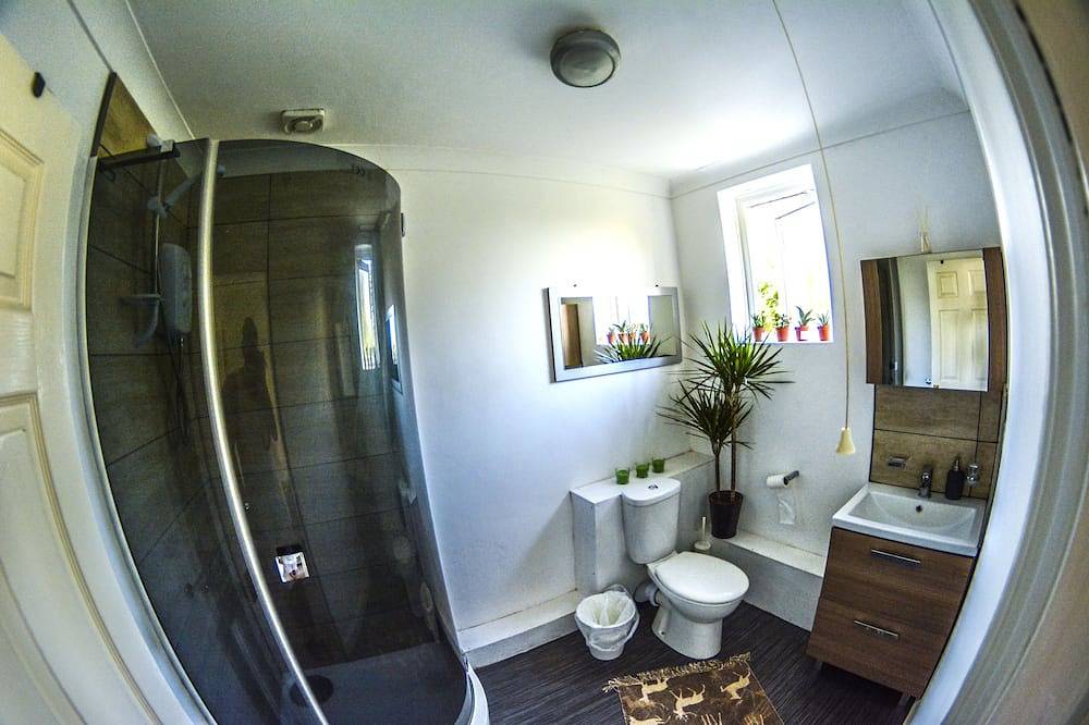 Acogedor y extravagante apartamento privado de 2 dormitorios con jardín y aparcamiento gratuito :) in Reading, Berkshire