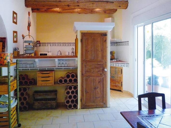 Gemütliches Noves-Haus mit Poolzugang in Noves, Arles und Umgebung