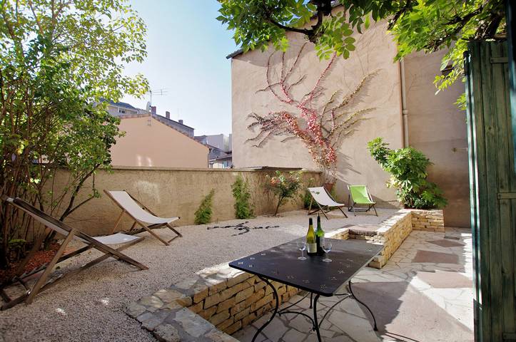 Gîte pour 15 personnes, avec jardin et terrasse dans Theatre De Verdure Albi