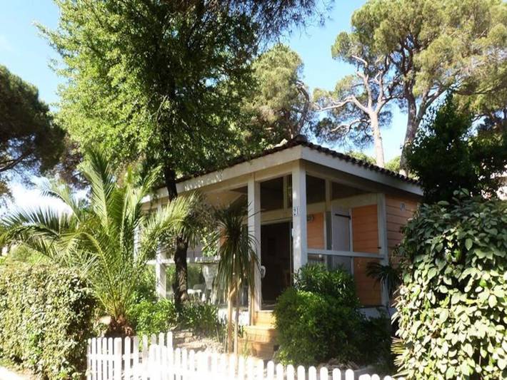 Appartement de vacances pour 8 personnes, avec jardin et piscine, adapté aux familles