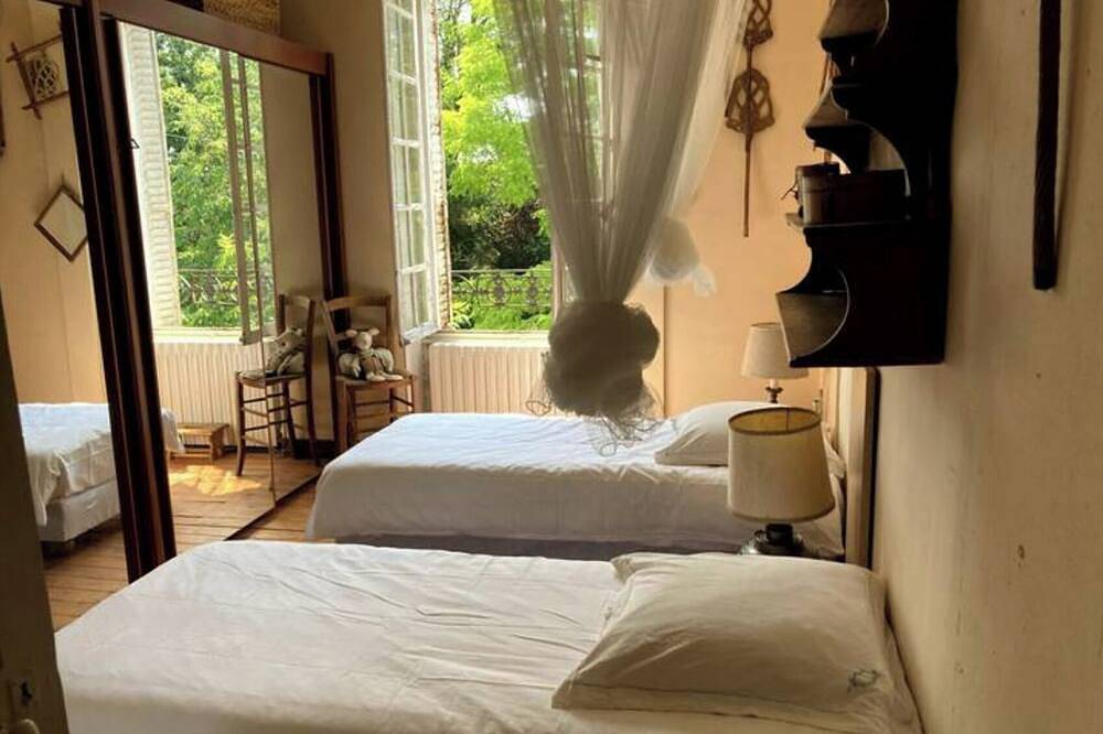 6 bedroom private vacation home in chatillon-sur-loire in Châtillon-sur-Loire, Région de Montargis