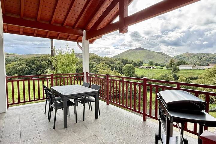 Location de vacances pour 4 personnes, avec jardin à Saint-Martin-d'Arberoue