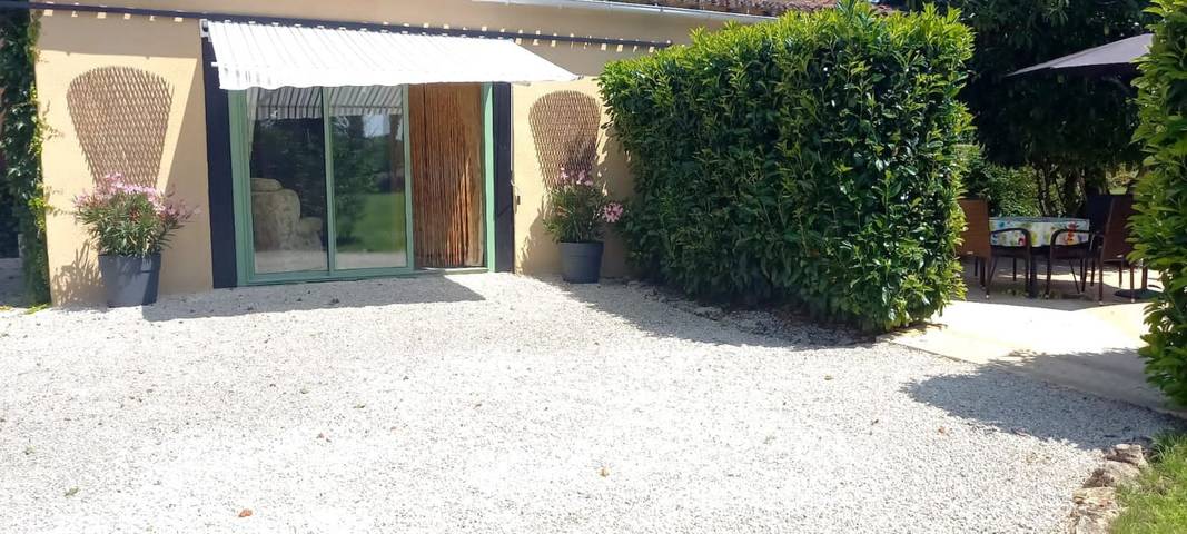 Gîte pour 2 personnes, avec jardin et terrasse à Trémolat - 2