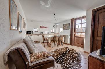 Gîte pour 5 personnes, avec vue et terrasse, animaux acceptés dans Antagnod