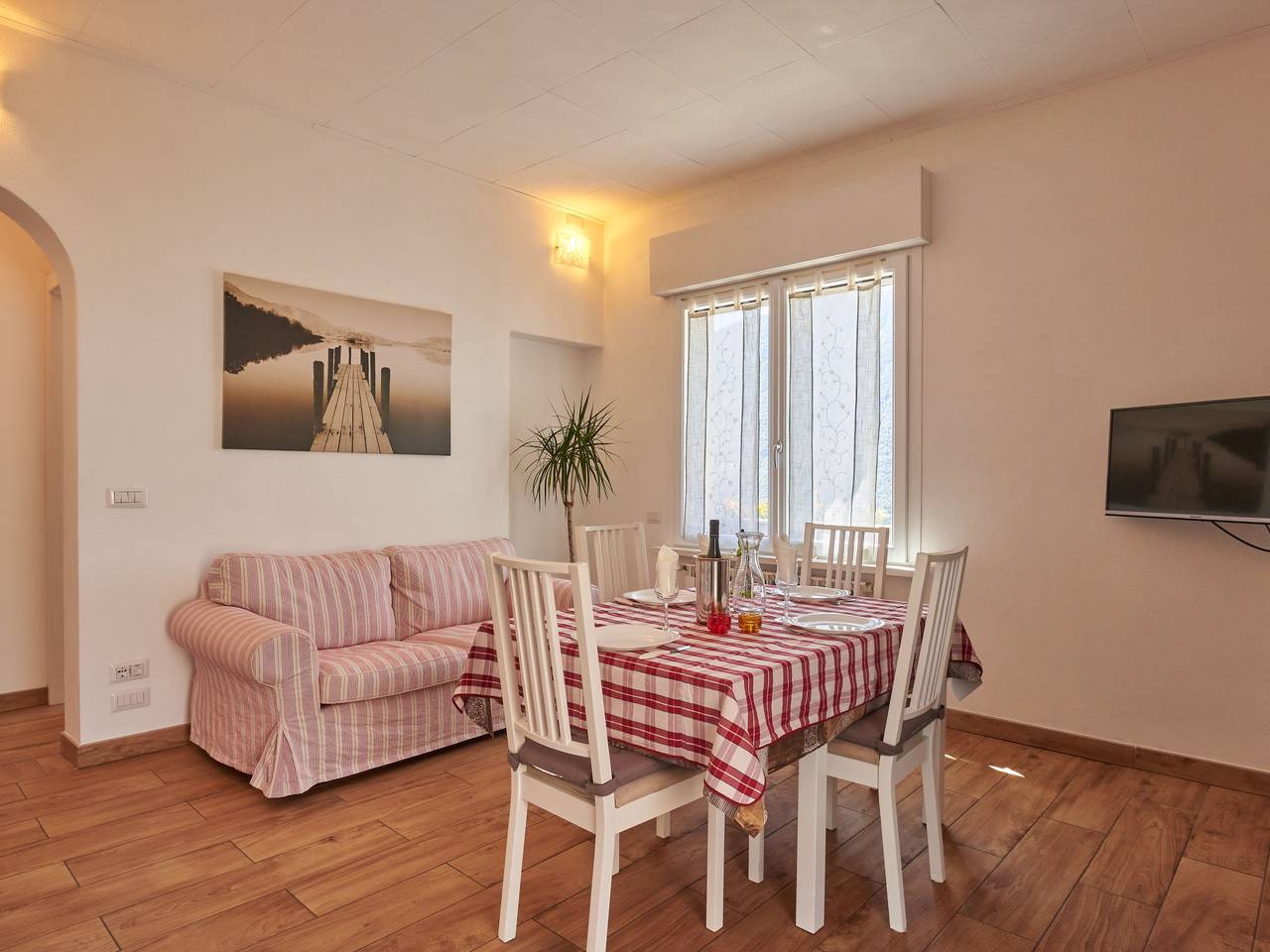 Ganze Wohnung, Minú in Molzano (Corrido), Corrido