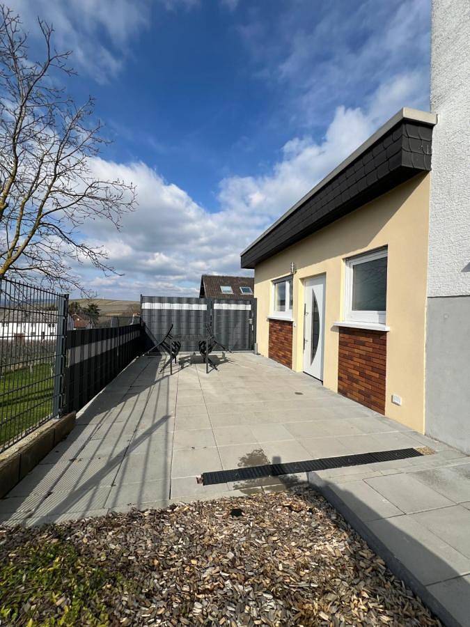 Ferienwohnung für 4 Personen, mit Terrasse und Ausblick in Horrweiler