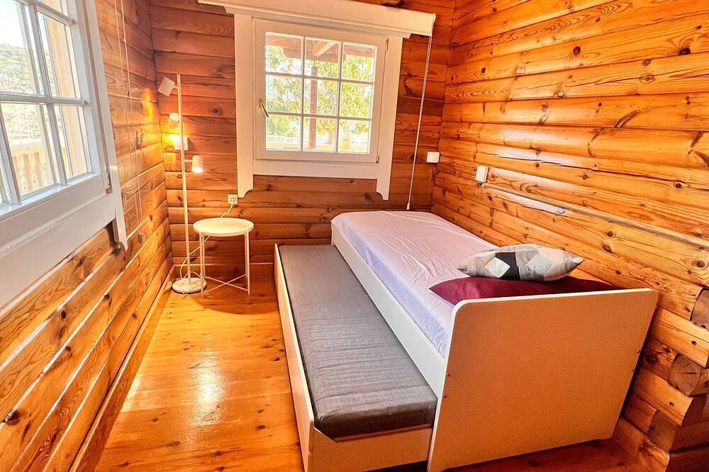 Dream cabin with outdoor Jacuzzi and barbecue. in Fortuna, Murcia Binnenland