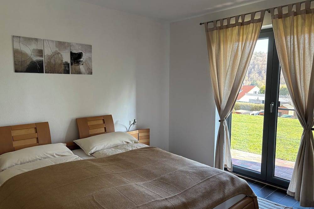 Ganze Wohnung, Gemütliche Ferienwohnung mit Sonnenterrasse in Schlitz, Rhön-Hessen