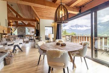 Gîte pour 10 personnes, avec terrasse et jardin à Guchan