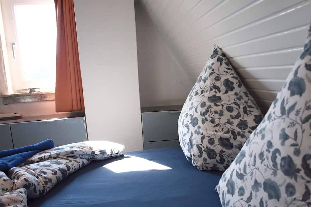 Ferienhaus Am Yachthafen in Harlesiel – Urlaub im gemütlichen Nurdachhaus in Carolinensiel-Harlesiel, Wittmund