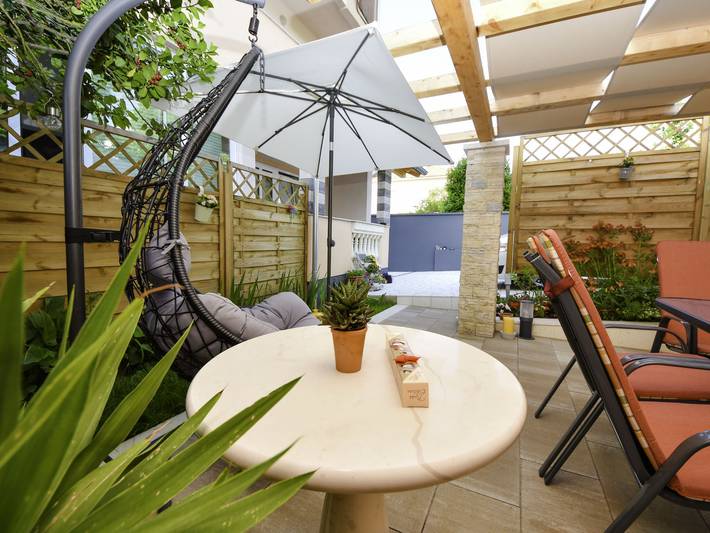 Ferienwohnung für 4 Personen, mit Terrasse und Garten in Zadar (Kommun) - 2