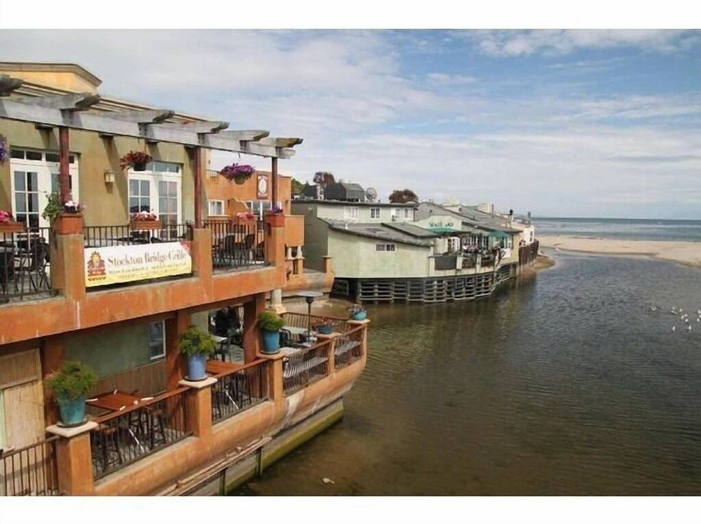 Ganze Wohnung, Auf dem Sand am Strand von Capitola Village Cv_ # 16-061 in Capitola, Santa Cruz County