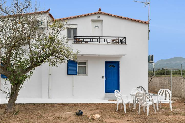 Neratziona Garden House: Ruhige Unterkunft, 4 Min. zu Fuß zum Strand in Peloponnes