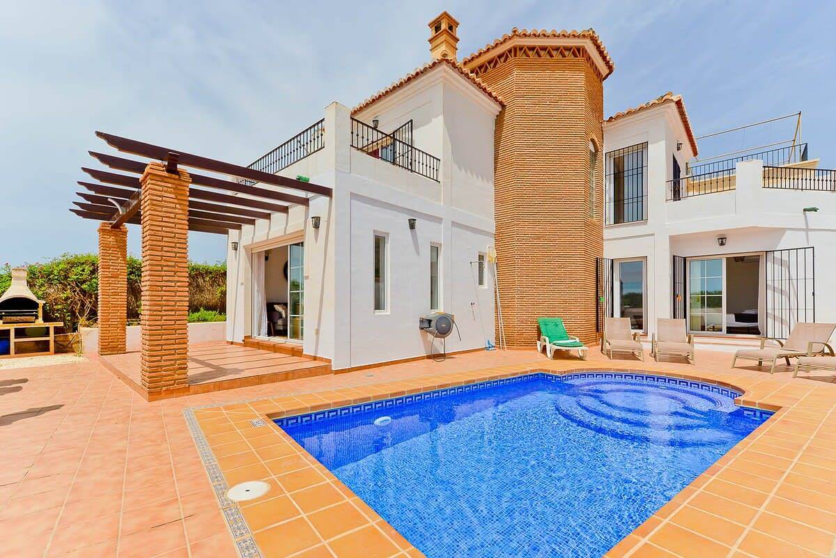 Villa für 8 Personen mit Balkon/Terrasse in El Capistrano, Costa del Sol