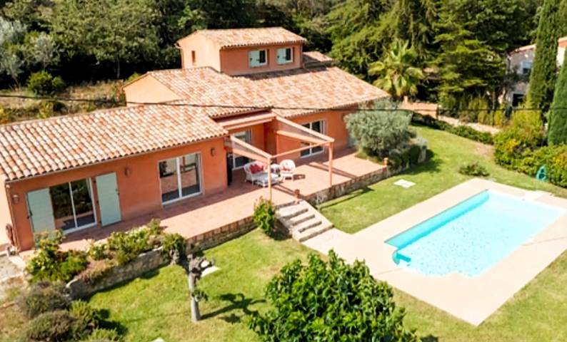 Gîte pour 6 personnes, avec piscine