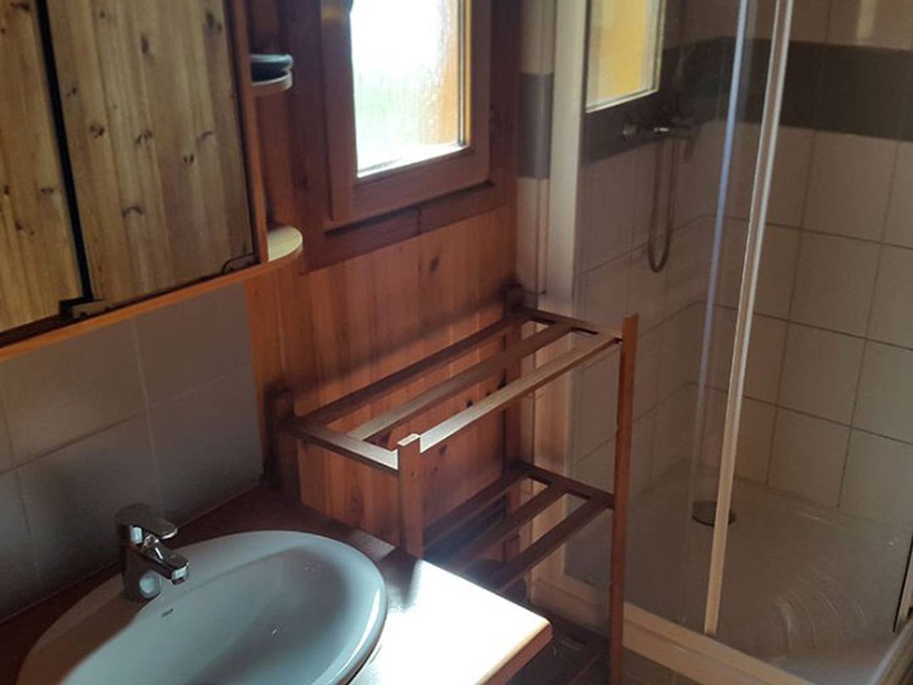 Chalet confortable avec terrasse - 1 chambre in La Freissinouse, Région de Gap