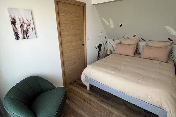 Location de vacances pour 10 personnes, avec jardin et balcon ainsi que sauna et jacuzzi dans Plage Du Pouldu Santec - 4