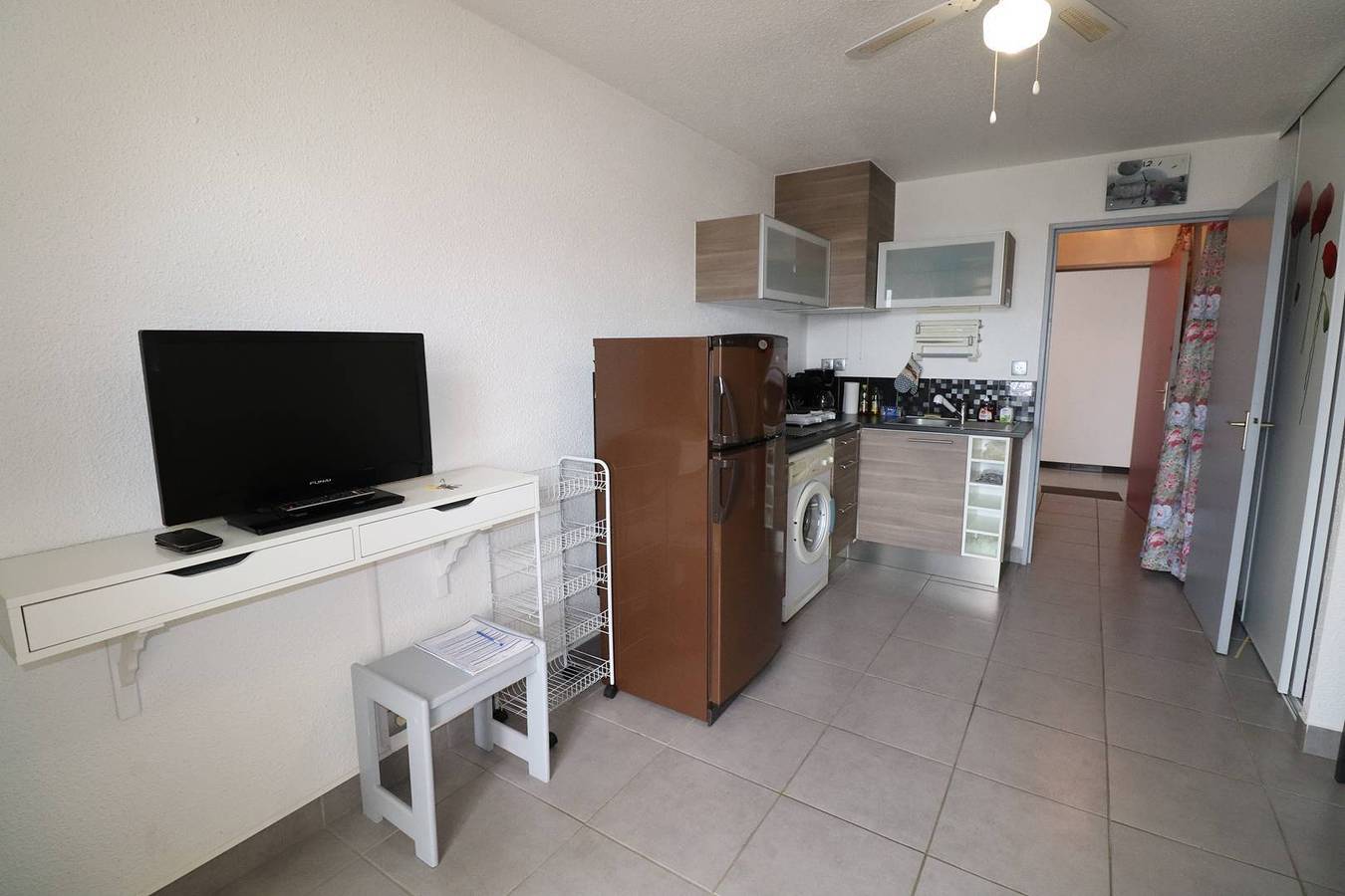 Entire studio, Studio Cabin Terrace Swimming Pool Parking Washing Machine in Le Grau-du-Roi, Côte d'Améthyste