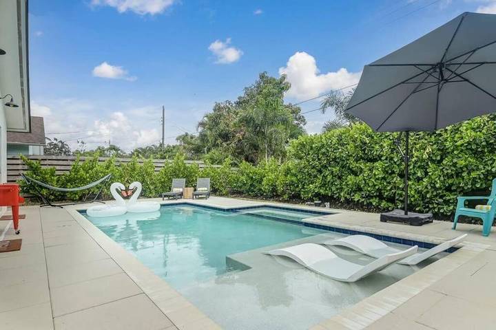 Ferienhaus für 7 Personen, mit Whirlpool und Terrasse sowie Pool - 1