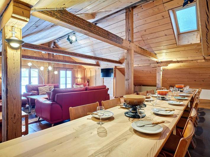 Ferienwohnung für 19 Personen, mit Balkon und Terrasse sowie Garten und Ausblick in Habkern