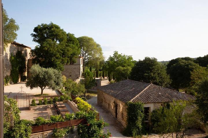 Chambre d’hôte pour 2 personnes, avec vue ainsi que piscine et jardin, animaux acceptés à Sainte-Anastasie
