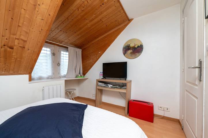 Guest Room "Atelier Des Rêves Lumières" 20 Minutes from the Ocean in Bannalec, Quimper region