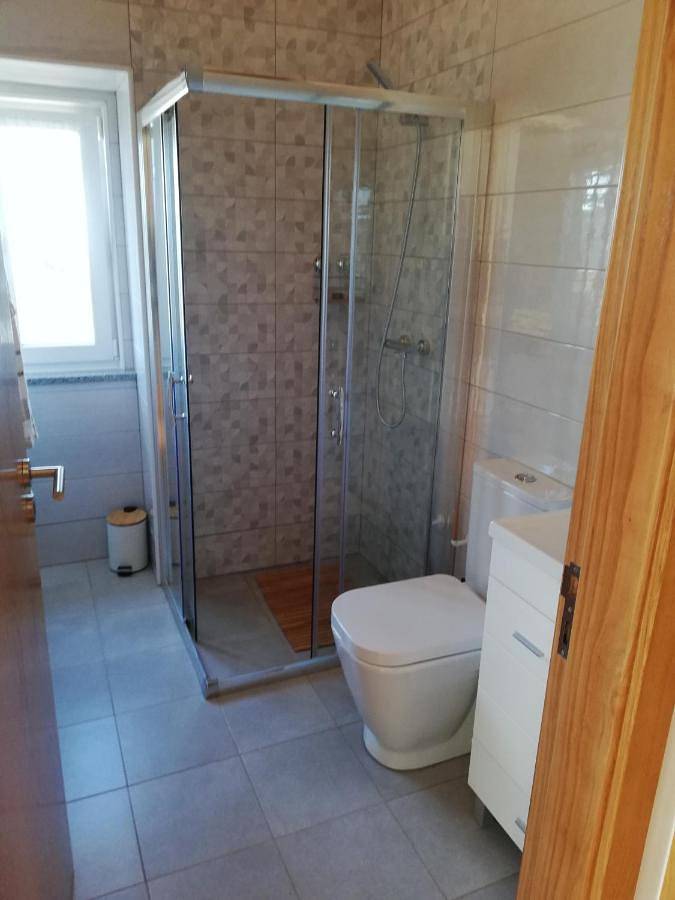 Maison de campagne pour 2 personnes, avec terrasse ainsi que vue et jardin dans Castro Daire - 3