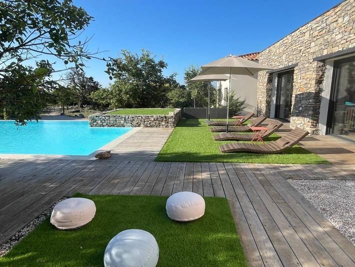 Location de vacances pour 4 personnes, avec vue ainsi que jardin et piscine à Cazevieille - 3