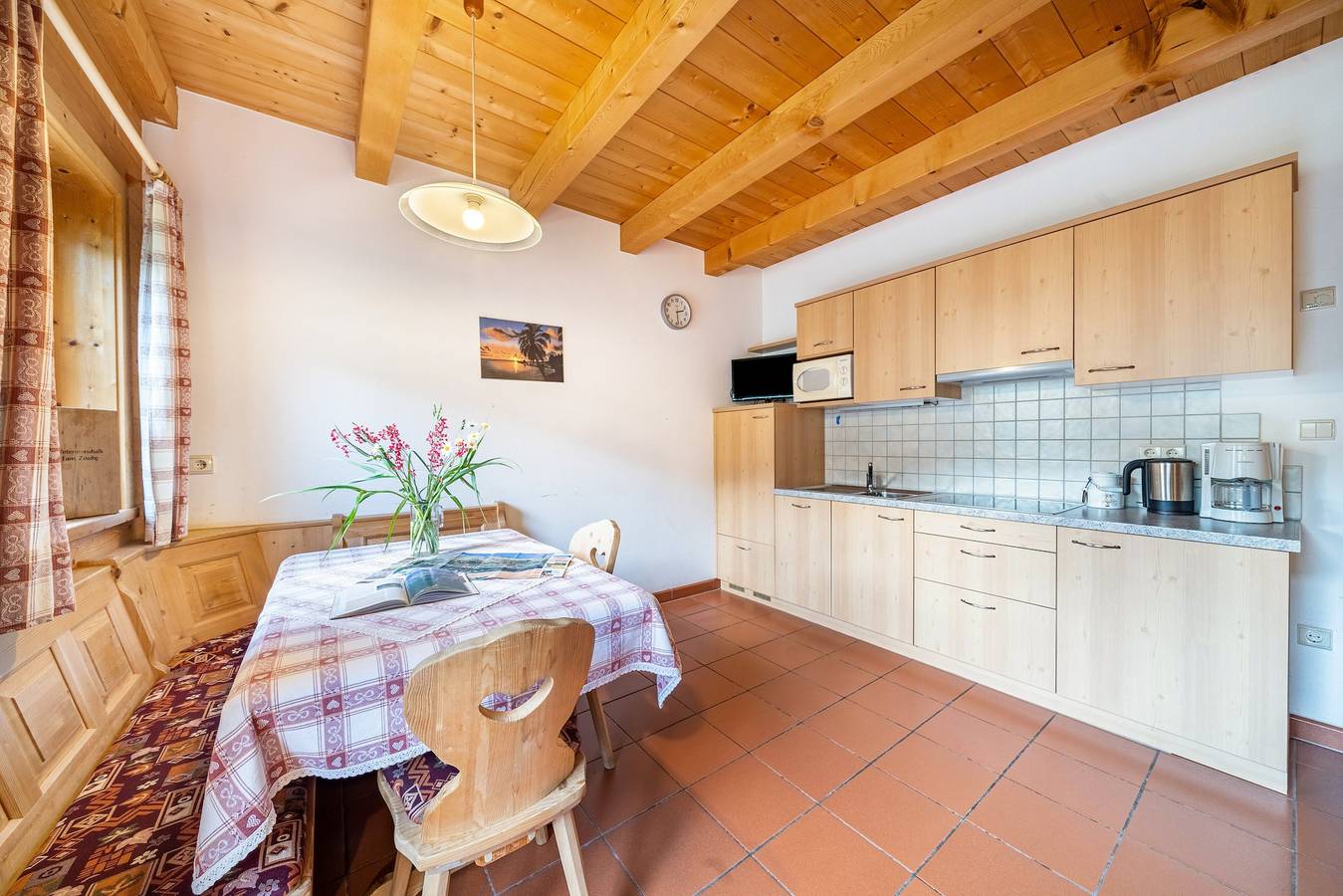 Ganze Wohnung, Ferienwohnung Marschalkhof "Sankt Helena" mit Bergblick, Balkon und Wlan in St. Pankraz, Ortleralpen